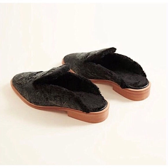 NWOB Free People Velvet Embroidered Fur Lined Mule - Picture 3 of 7